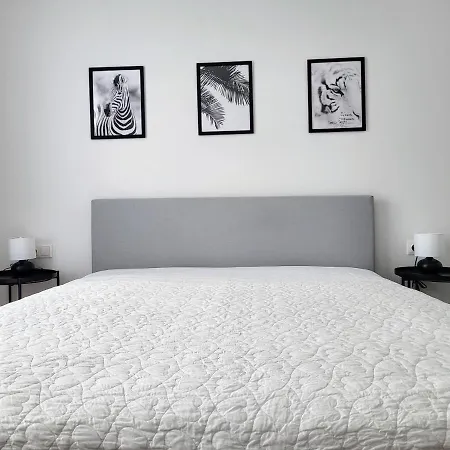 Greta's Spacious Brand New With Bath And Terrace 公寓 *